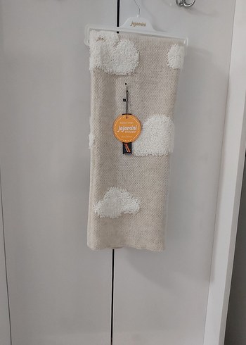 Beyaz Bulut Desenli Pamuk Bebek Battaniyesi - Görsel 3