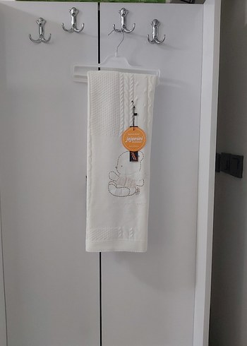 Beyaz Örgü Desenli Çocuk Battaniyesi - Görsel 2