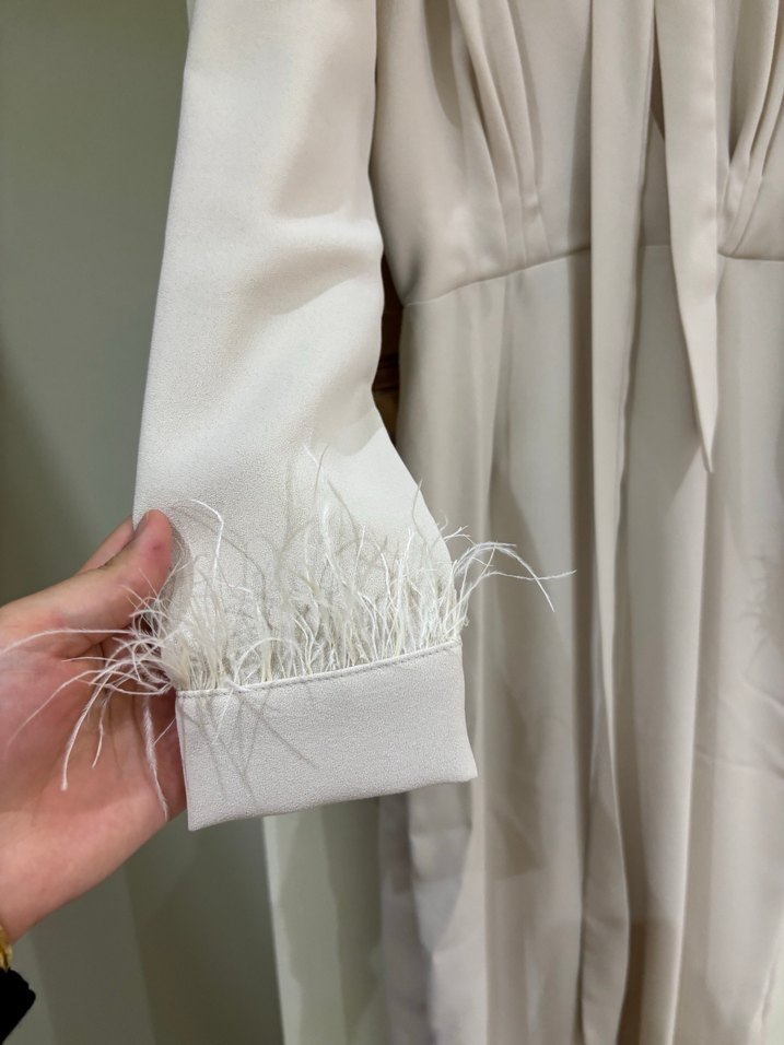 Bej V Yaka Drapeli Uzun Kadın Elbise - Görsel 2