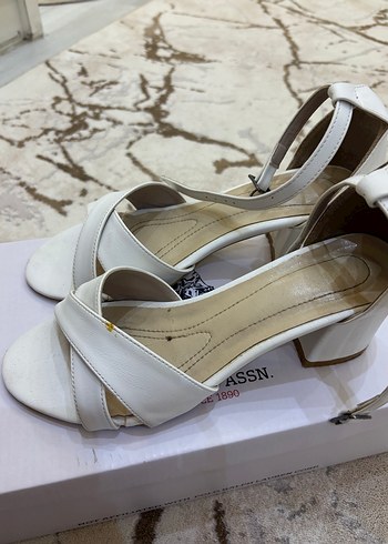 Beyaz Bağcıklı Kadın Topuklu Sandalet - Görsel 3