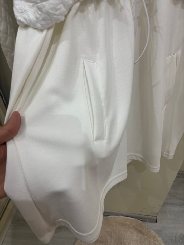 Beyaz Nakış Detaylı Kadın Mini Ceket - Görsel 5