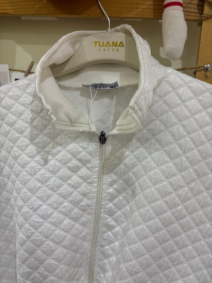 Beyaz Nakış Detaylı Kadın Mini Ceket - Görsel 4