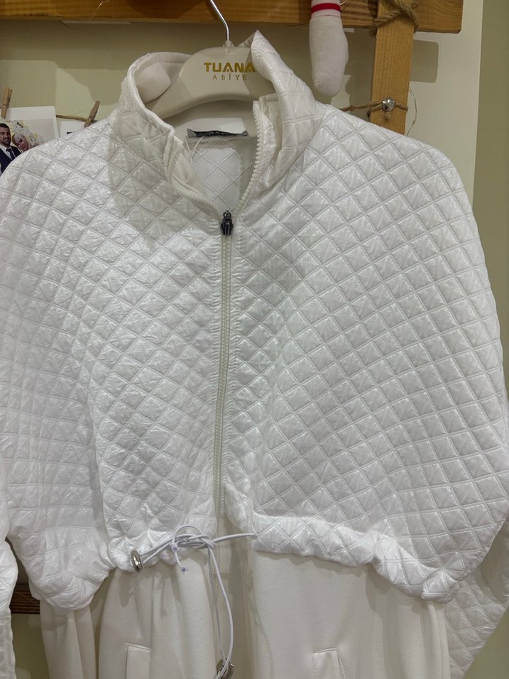 Beyaz Nakış Detaylı Kadın Mini Ceket - Görsel 3