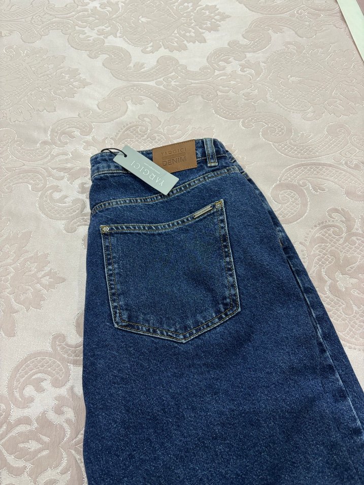 Düğmeli Bol Kesim Kadın Kot Pantolon - Görsel 3