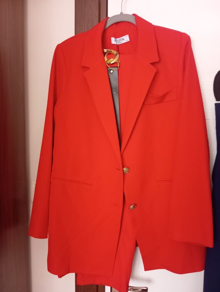 Kadın Kırmızı Düğmeli Midi Blazer takim - Görsel 4