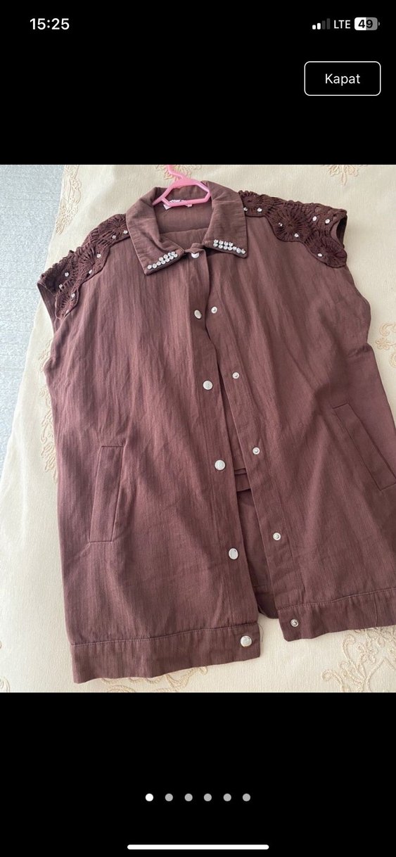 düğmeli kolsuz kahverengi keten takım - Görsel 3