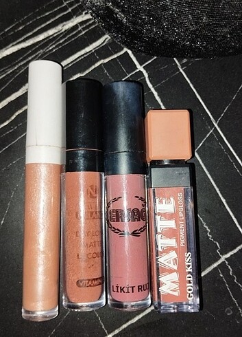 Likit ruj ve lip gloss