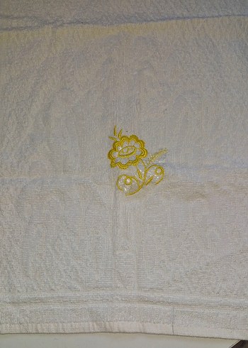 Madame Coco Nakışlı Beyaz Parlak Havlu