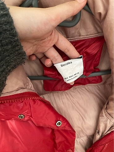 s Beden kırmızı Renk Bershka şişme mont