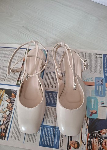Bej Renkli Tokalı Stiletto Kadın Ayakkabı