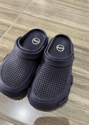 Crocs lacivert terlik
