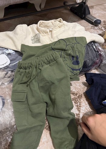 Kırmızı Örgü Nakışlı Bebek Tulumu - Görsel 5