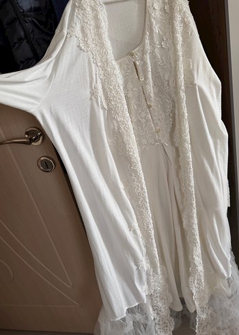 Uzun Beyaz Bohem Nakışlı Kadın Elbise - Görsel 2