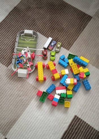 Diğer Renkli Lego Blokları ve Arabalar