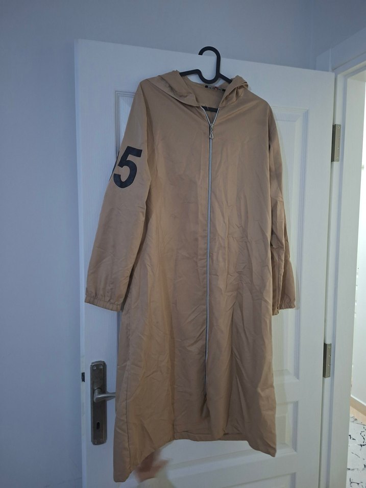 Kapüşonlu Bej Uzun Kadın Yağmurluk - Görsel 2