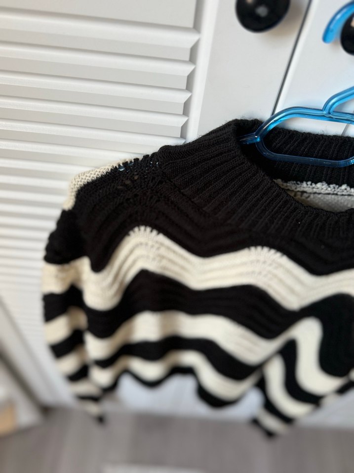 Siyah Beyaz Örgü Zebra Desenli Kadın Kazak - Görsel 2