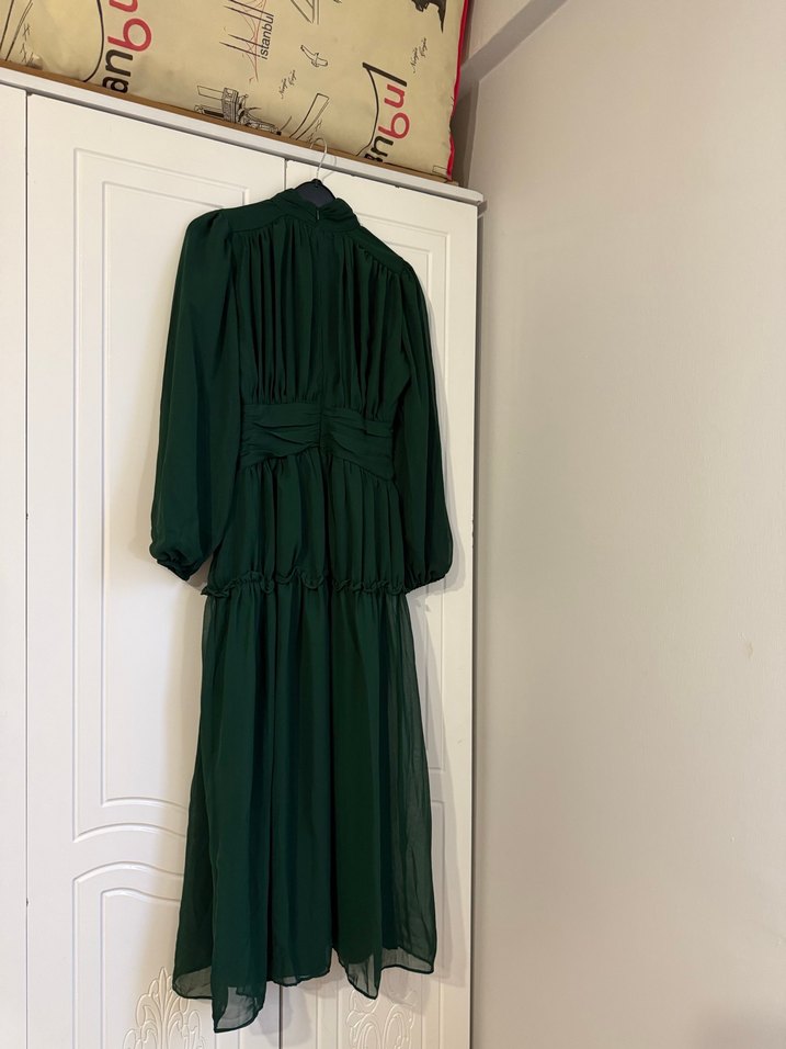 Klasik Zarafet Yeşil Uzun Elbise - Görsel 3