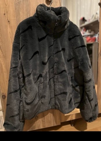 Nike Desenli Kadin Kislik Kurklu Ceket