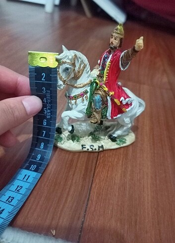 Diğer Fatih Sultan Mehmet heykeli 