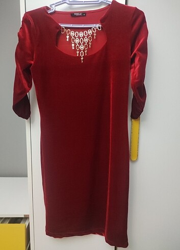 Tozlu Kadife kırmızı elbise