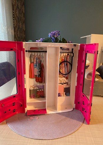Barbie Pembe Renkli Dolabı - Görsel 3