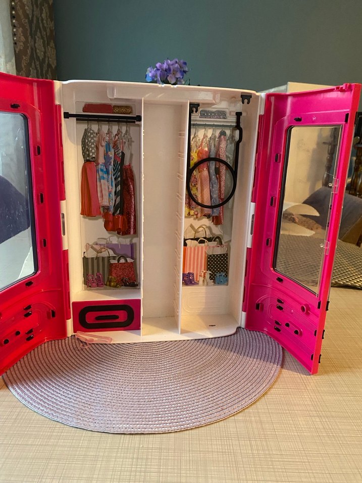 Barbie Pembe Renkli Dolabı - Görsel 2