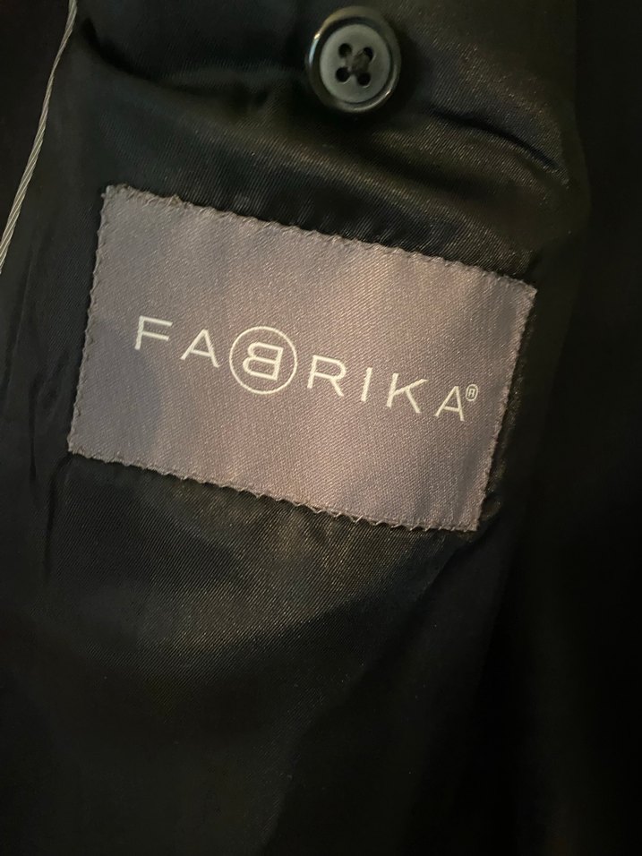 Düğmeli Siyah Erkek Takım Elbise - Görsel 3