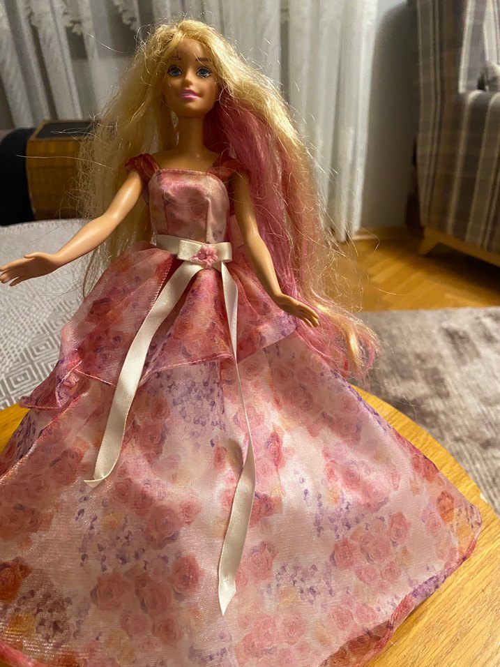 Pembe Elbise Giymiş barbıe Bebek - Görsel 2