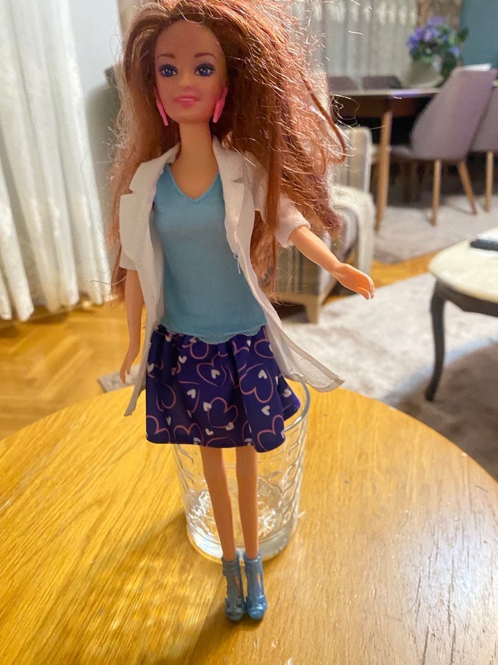 Mavi Üst ve Desenli Etekli barbıe Bebek - Görsel 2