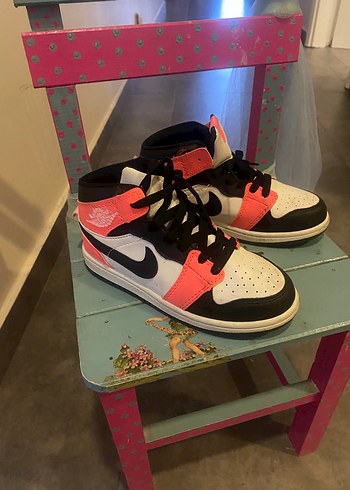 Nike Pembe Siyah Nike Spor Ayakkabı 33numara