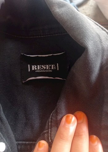 Diğer Siyah Düğmeli Kolsuz Denim Ceket