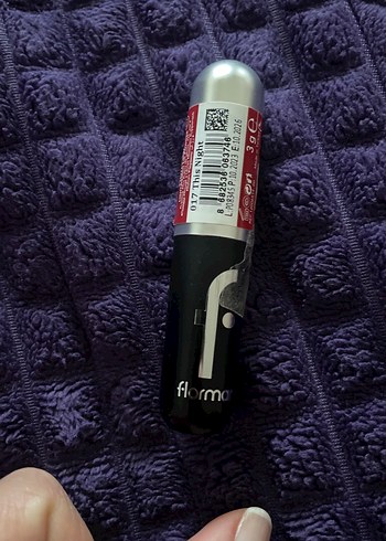 Flormar Mat Kırmızı Ultra Hafif Ruj - Görsel 2