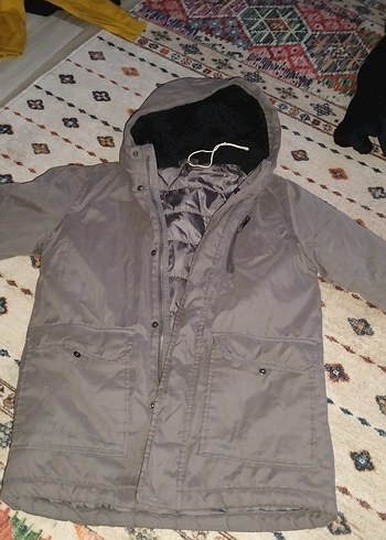 Gri Erkek Çocuk Kapüşonlu Mont - Görsel 2