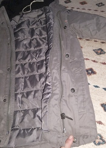 Gri Erkek Çocuk Kapüşonlu Mont - Görsel 3