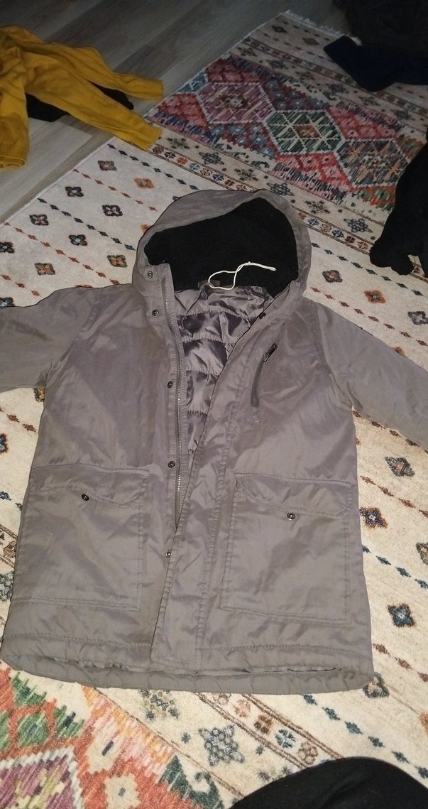 Gri Erkek Çocuk Kapüşonlu Mont - Görsel 2