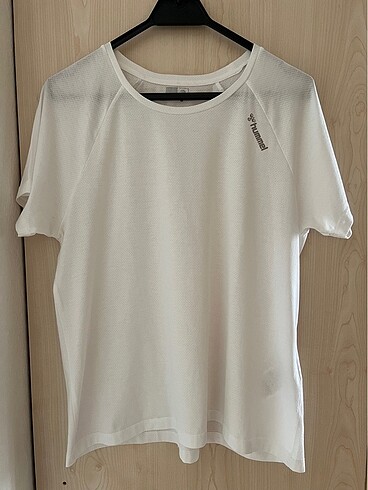 Bayan sporcu. Crop tshirt