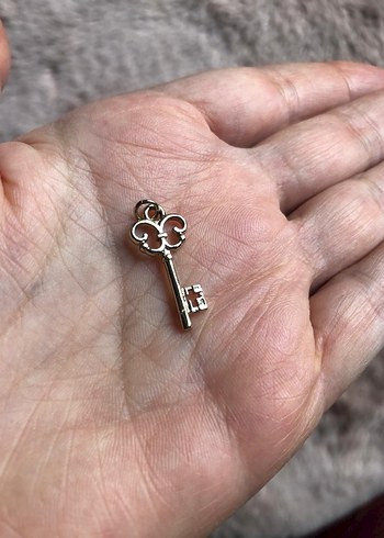 Yargıcı antik kilitli anahtar charm - kolye ucu - Görsel 4