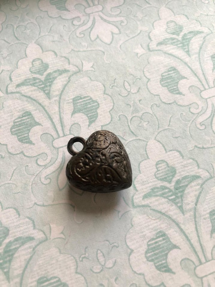 Antik işlemeli kalp charm - Görsel 4