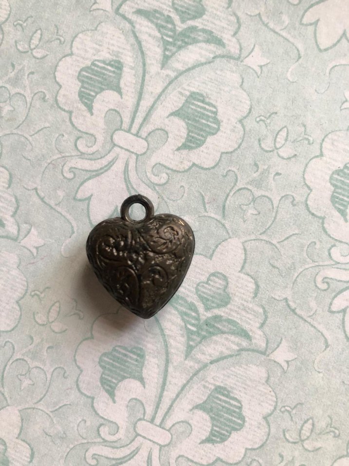 Antik işlemeli kalp charm - Görsel 5