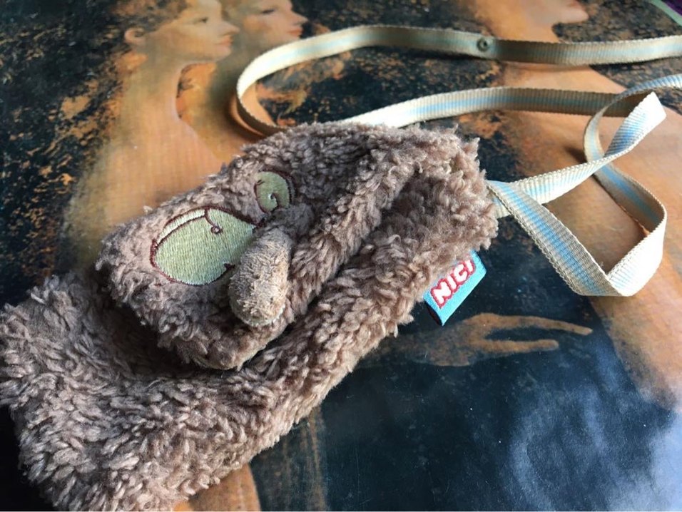 Nici kuzu pelüş askılı telefon kılıfı - Görsel 4