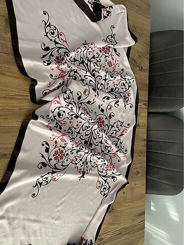  E.L.F Desenli şal