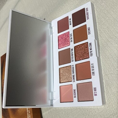 KYLIE JENNER FAR PALETİ