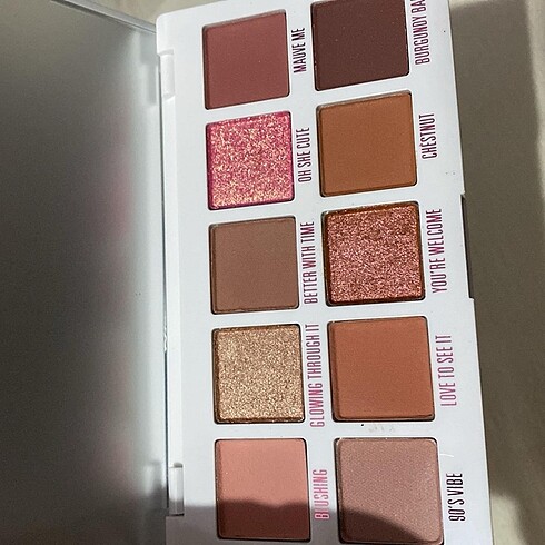 Beden Renk KYLIE JENNER FAR PALETİ