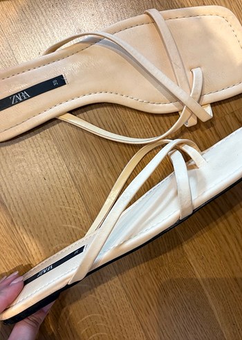 Zara Zara Parmak Arası Terlik