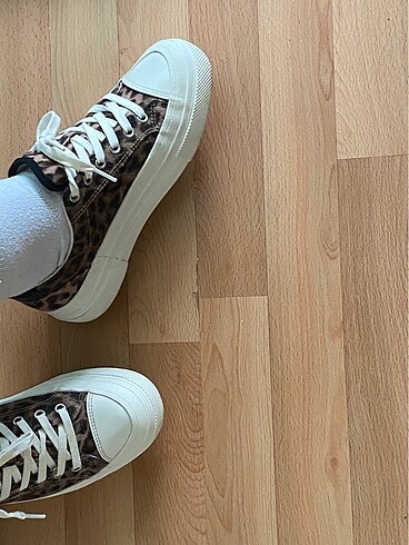 37 Beden kahverengi Renk Zara spor ayakkabı