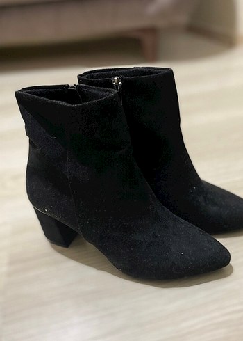 Zara Siyah Süet Stiletto Topuklu Kadın Bot