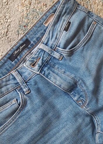26 Beden mavi Renk Jean pantolon