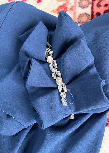 Uzun Kollu Mavi Fırfırlı Elbise - Görsel 5