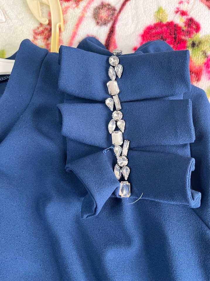 Uzun Kollu Mavi Fırfırlı Elbise - Görsel 3