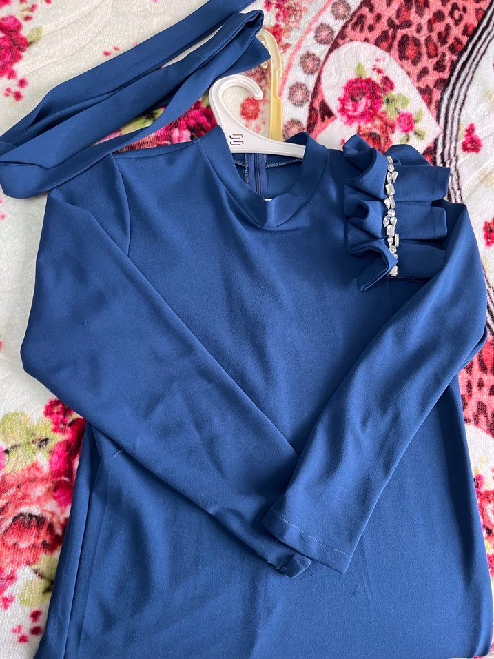 Uzun Kollu Mavi Fırfırlı Elbise - Görsel 4